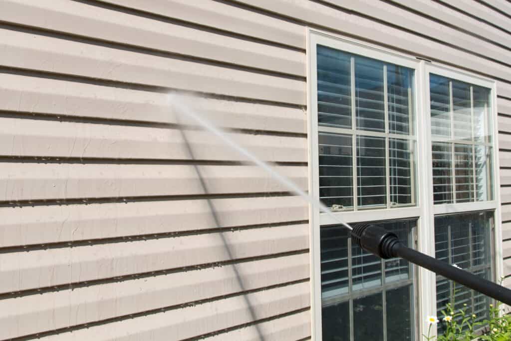 pressure cleaning house